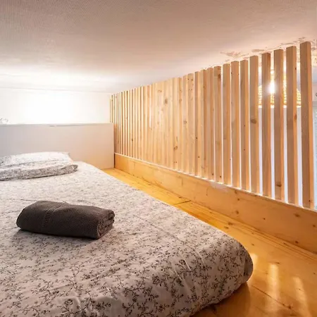 Bright Close To The Center Apartman *