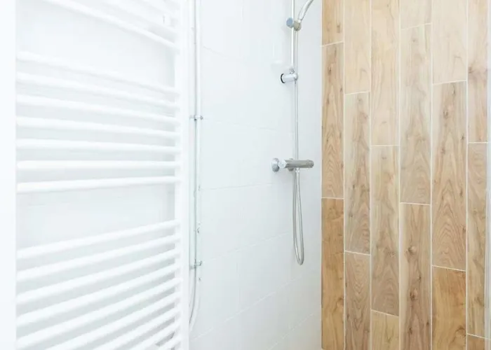 Bright Close To The Center