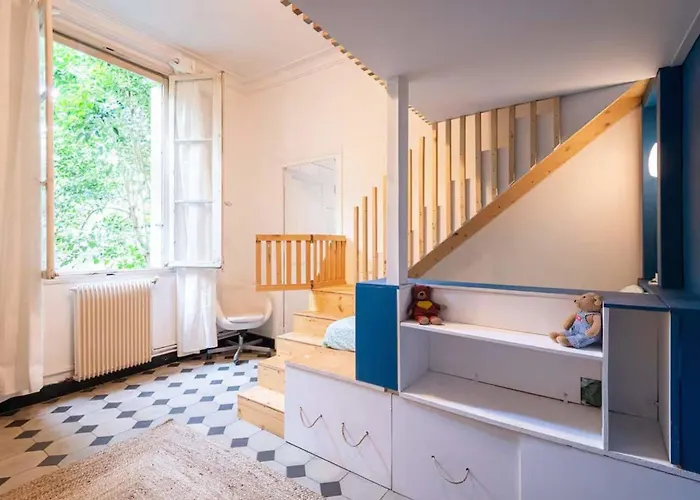 Bright Close To The Center Appartement